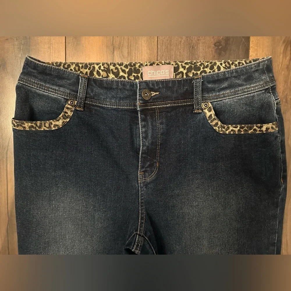 Chico’s Leopard Trim Ankle Jeans Sz 0 Dark Wash Stretch Denim Animal Print - Picture 6 of 8